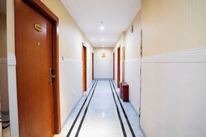 Unclassified image, 2 of 17, button - Yi Long Hua Chen Impress Business Hotel (Yilong)