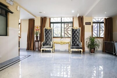 Yi Long Hua Chen Impress Business Hotel