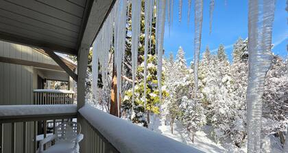 Forest View Townhouse 3 Bedroom Home by RedAwning