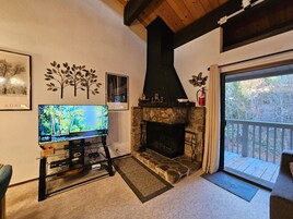 Condo, 2 Bedrooms | Living area