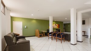 Terrace/patio - HOTEL JARDIM (Jau)
