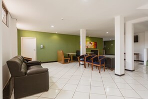 Terrace/patio - HOTEL JARDIM (Jau)