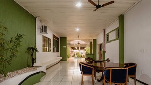 Terrace/patio - HOTEL JARDIM (Jau)