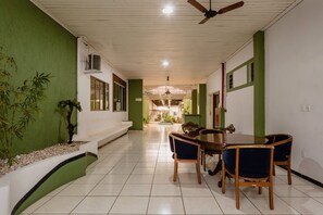 Terrace/patio - HOTEL JARDIM (Jau)