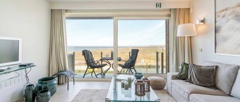 Televisión, oficina