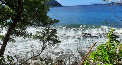 Bungalow between Sea and Mountains