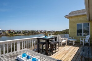 Outdoor dining - Water Water Everywhere: Pool | Hot Tub | Rec Room (Corolla)