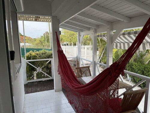 Bungalow les hibiscus with Jacuzzi 200 meters from the beach