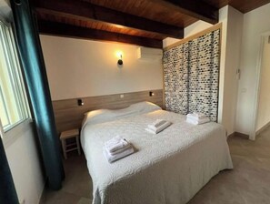 2 chambres, bureau, fer et planche à repasser, Wi-Fi gratuit