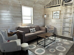 Älytelevisio, DVD-soitin, kirjoja