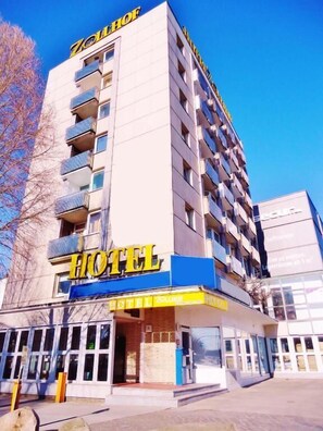 Front of property - Hotel Zollhof (Hamburg)