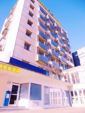 ด้านหน้าที่พัก