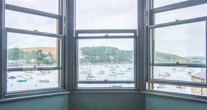 4 Bedroom Cottage with panoramic Sea views
