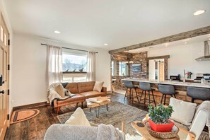 TV - Beautiful Livingston Home w/ Mountain Views (Livingston)