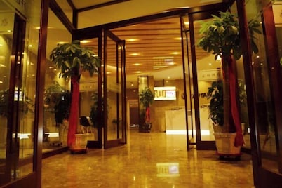 Captain Chain Hotel (Daixian Selected)