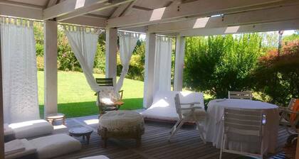 Casa vacacional con gran jardín cerrado