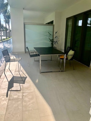 Outdoor dining