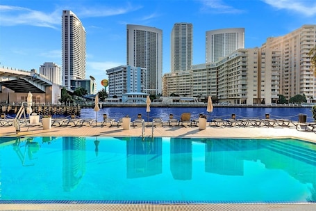 Outdoor pool, sun loungers