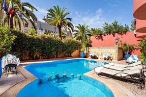 Indoor pool, outdoor pool