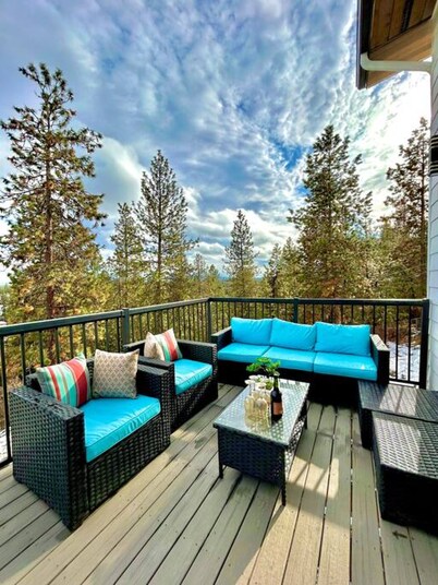 Urban Forest Modern Retreat with Hot Tub!