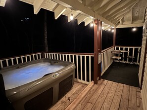 Terrace/patio - Secluded 3 bed 2 bath home w/ game room & hot tub 5 miles to Dollywood (Sevierville)