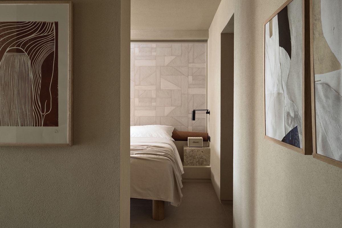 Aeon Suite Sea View | Minibaari, tallelokero huoneessa, työpöytä, ilmainen Wi-Fi