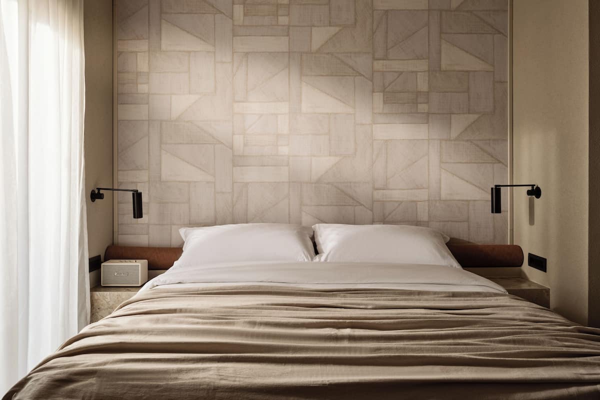 Minibar, caja fuerte, escritorio y wifi gratis