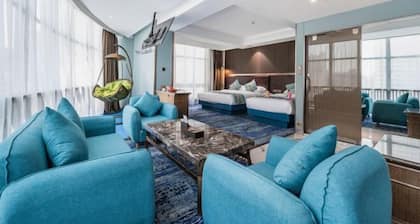 Ann Keats Hotel