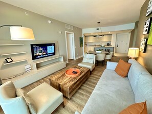 Deluxe Apartment | Living area