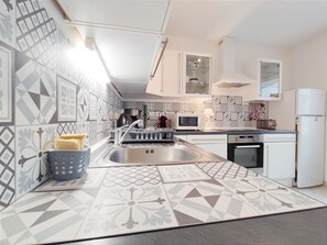 Fridge, microwave, oven, stovetop