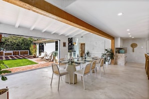 Dining - Casa De Tierra - Featured in Architectural Digest (Palm Springs)