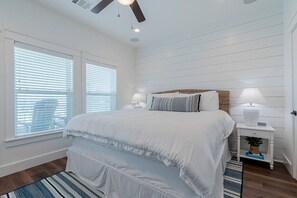 4 bedrooms, desk, iron/ironing board, travel crib