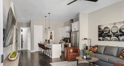 New Nashville Retreat • Hot Tub & Skyline Views