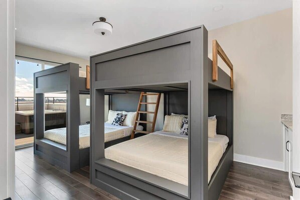 4 Schlafzimmer, Bügeleisen/Bügelbrett, Reisekinderbett, WLAN