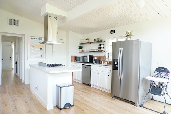 Frigorífic, microones, forn i placa de cuina