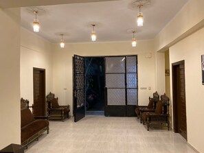 تفاصيل الفندق من الداخل