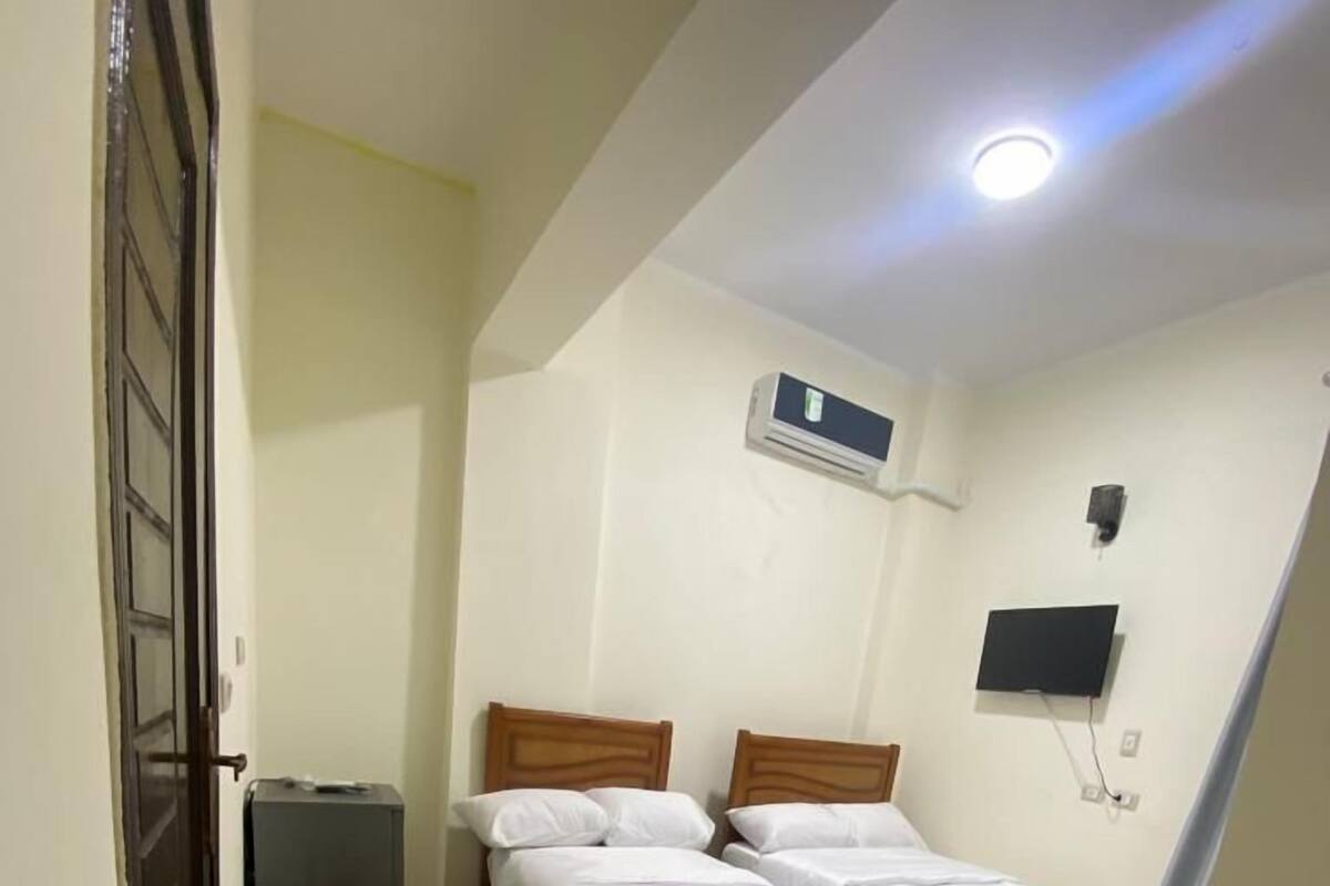 Family Double Room | Laptop workspace, blackout drapes, free WiFi