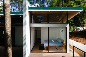 Exterior - Henaway House/Partial Ocean View/Nature/trails ha Waterfalls/near beaches (Savegre)