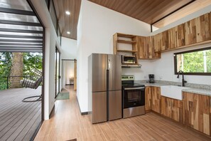 Fridge, microwave, oven, coffee/tea maker