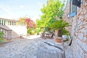 Outdoor dining - Charming rural house renovated located in the middle of the island. (Lloseta)