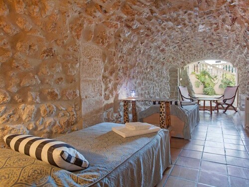 Charming rural house renovated located in the middle of the island.