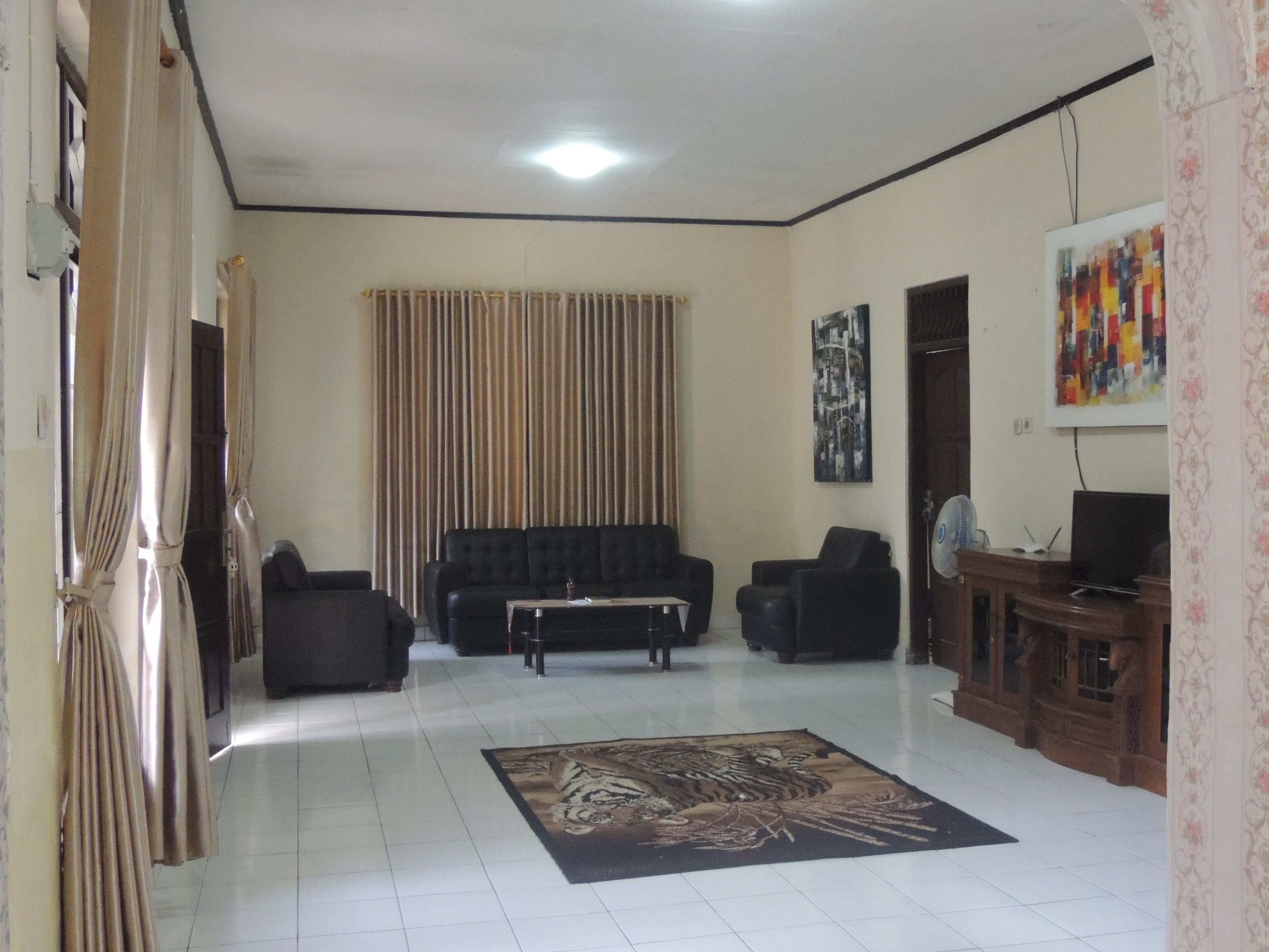 패밀리 하우스 | 거실 공간