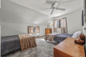 3 Schlafzimmer, Reisekinderbett, kostenloses WLAN, Bettwäsche