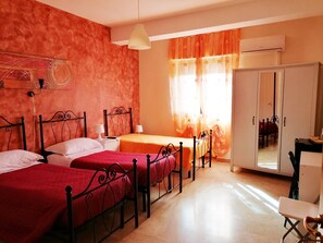 Individually furnished, desk, laptop workspace, free WiFi - My Sweet Home (Bari)