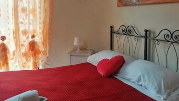 Romantisches Zimmer | Individuell eingerichtet, kostenloses WLAN, Bettwäsche