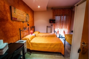 Comfort Triple Room, 1 Bedroom | Individually furnished, desk, laptop workspace, free WiFi