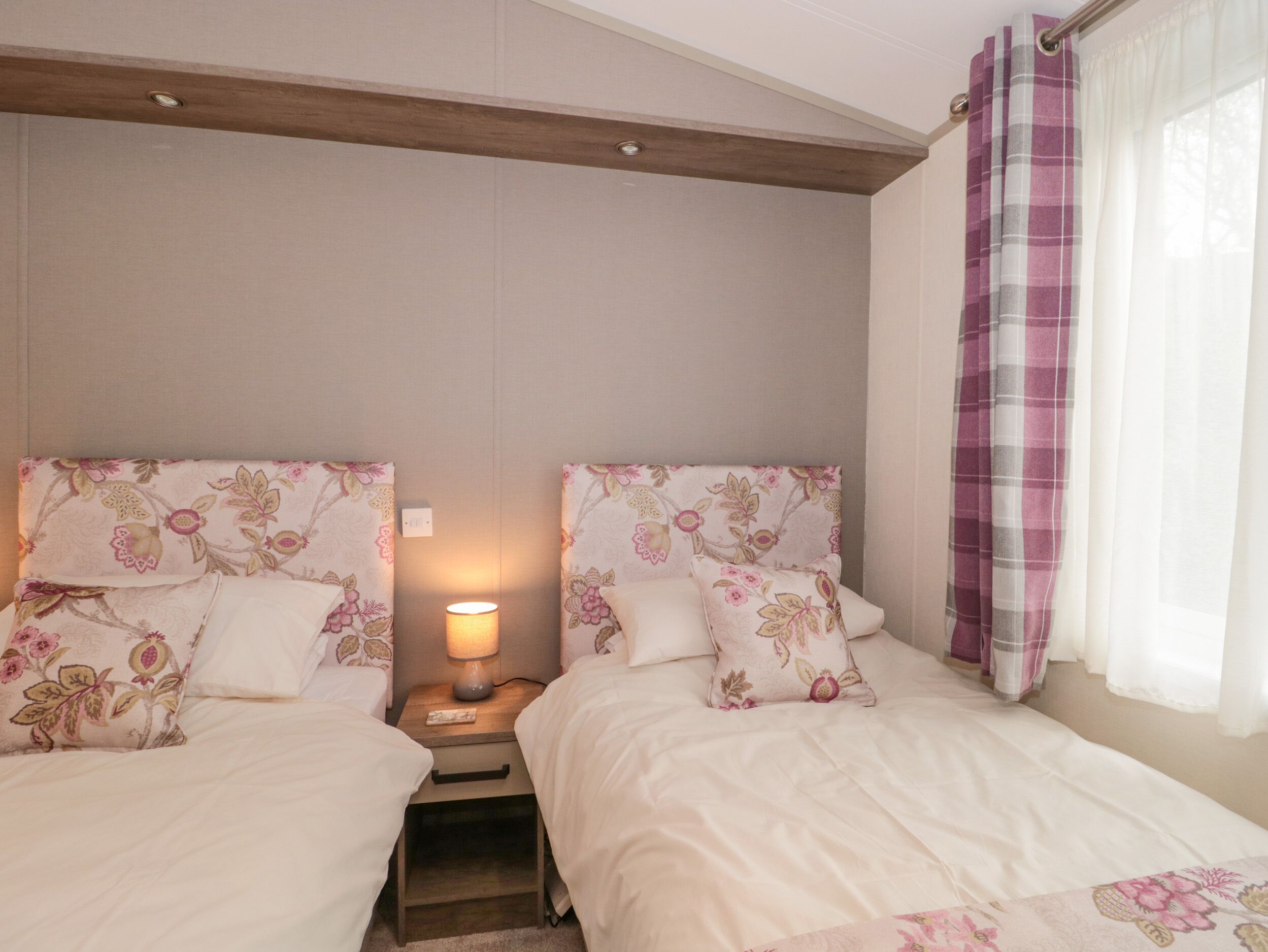 2 bedrooms, individually decorated, individually furnished, free WiFi