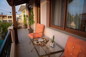 Terrace/patio - Spotless Apt in the Heart of Sisi (Agios Nikolaos)