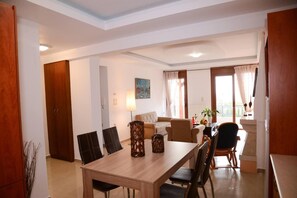 Dining - Spotless Apt in the Heart of Sisi (Agios Nikolaos)
