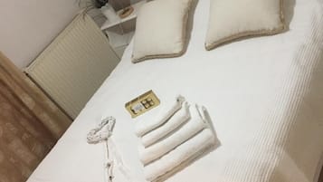 House | 1 bedroom, iron/ironing board, free WiFi, bed sheets